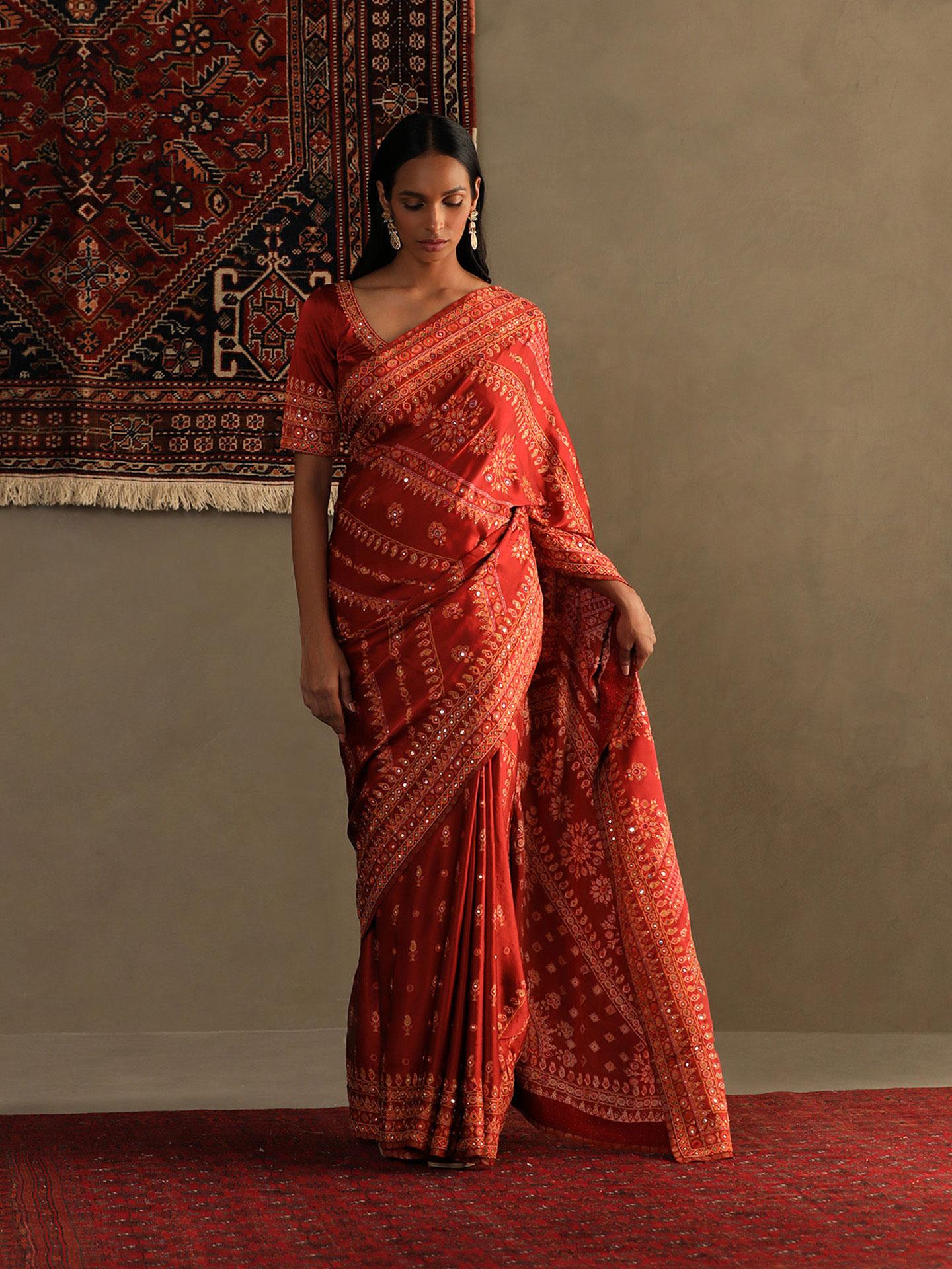 Lava Red Darpan Saree With Unstitched Blouse - View 7
